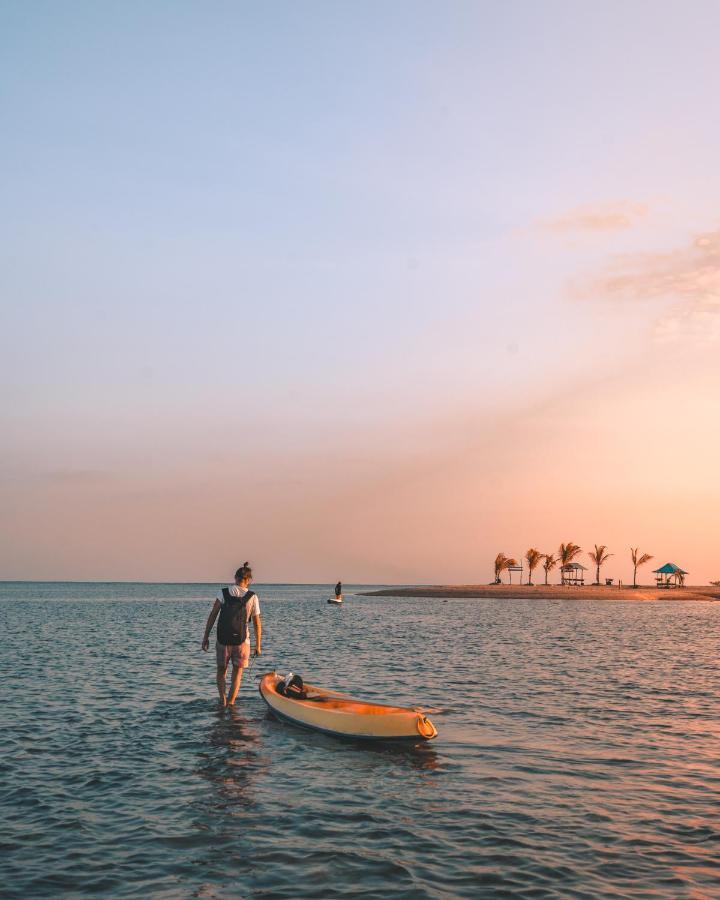 Mangroove Bay Boutique Hostel บันยูเวดัง ภายนอก รูปภาพ