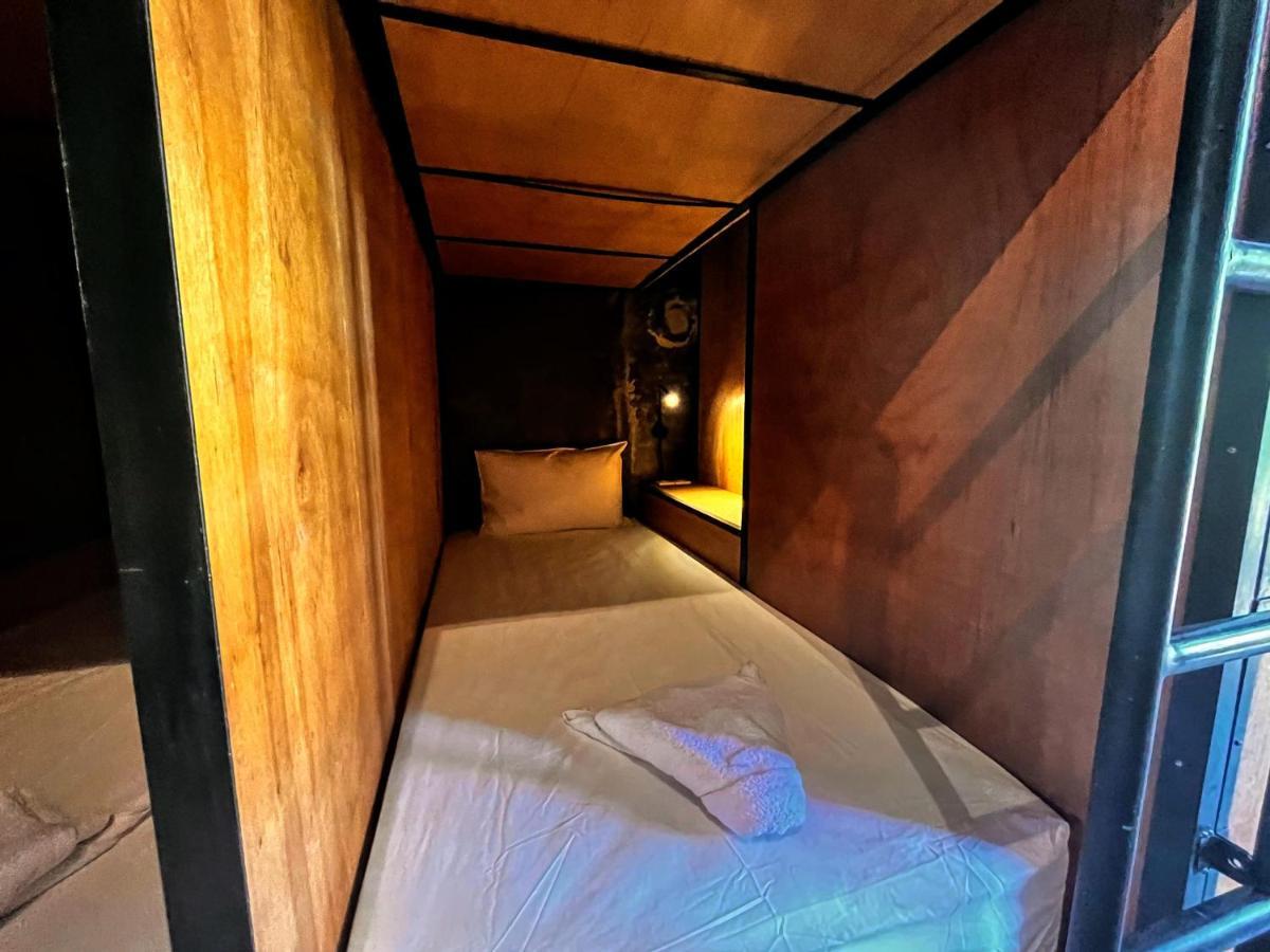 Mangroove Bay Boutique Hostel บันยูเวดัง ภายนอก รูปภาพ