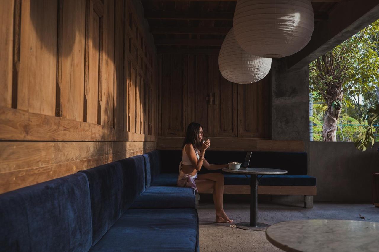 Mangroove Bay Boutique Hostel บันยูเวดัง ภายนอก รูปภาพ
