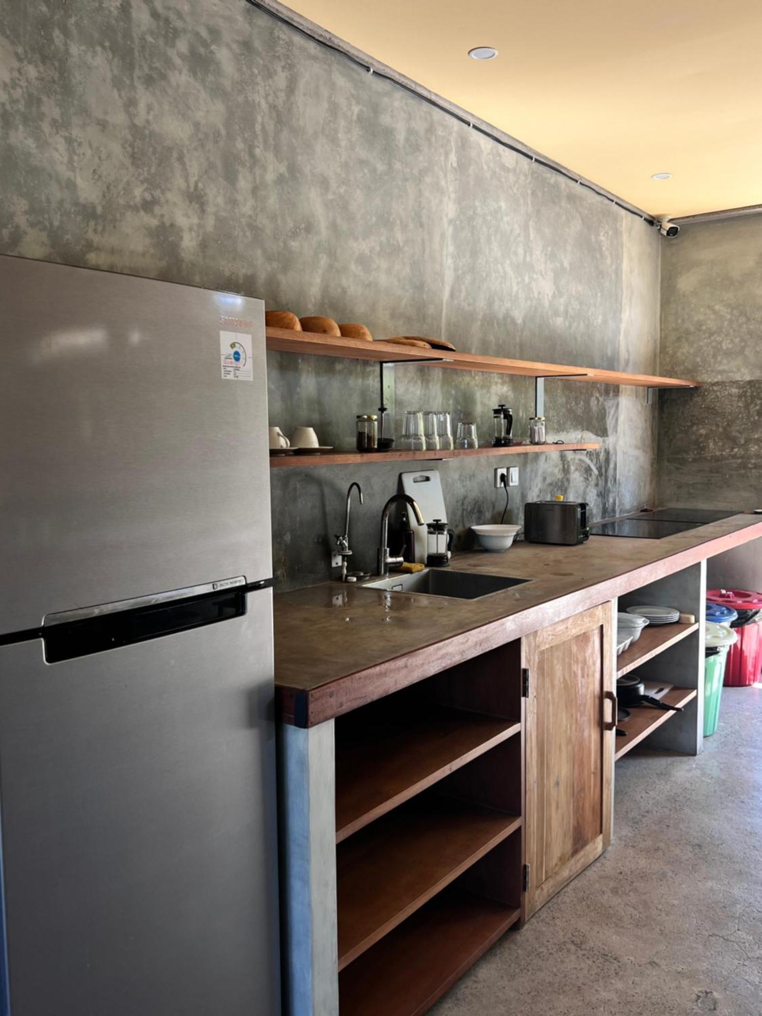 Mangroove Bay Boutique Hostel บันยูเวดัง ภายนอก รูปภาพ