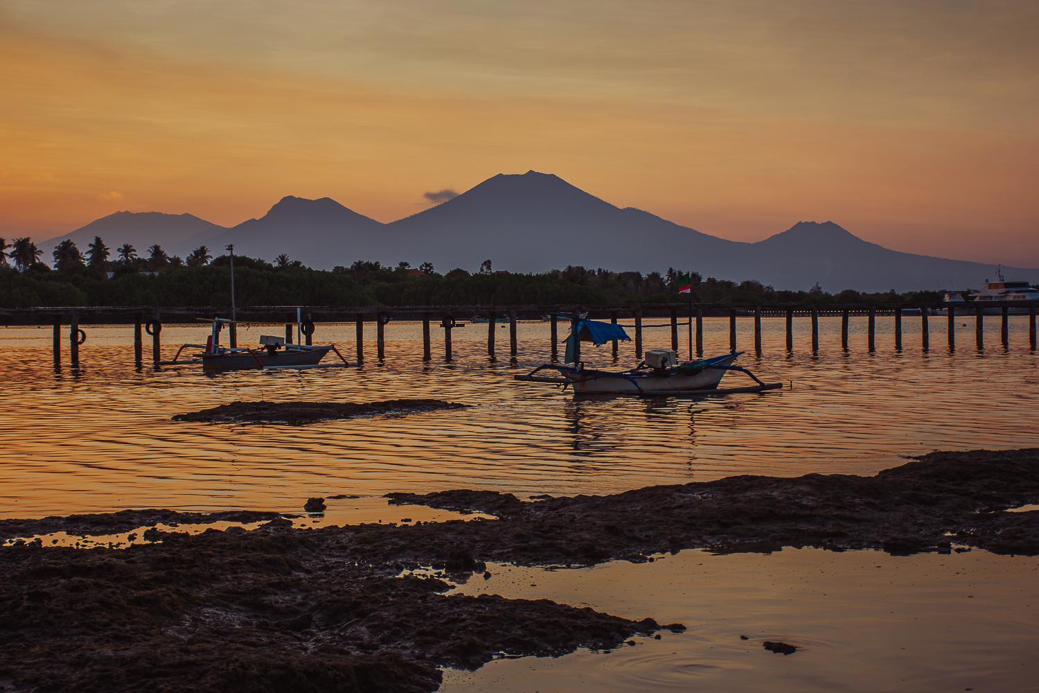 Mangroove Bay Boutique Hostel บันยูเวดัง ภายนอก รูปภาพ
