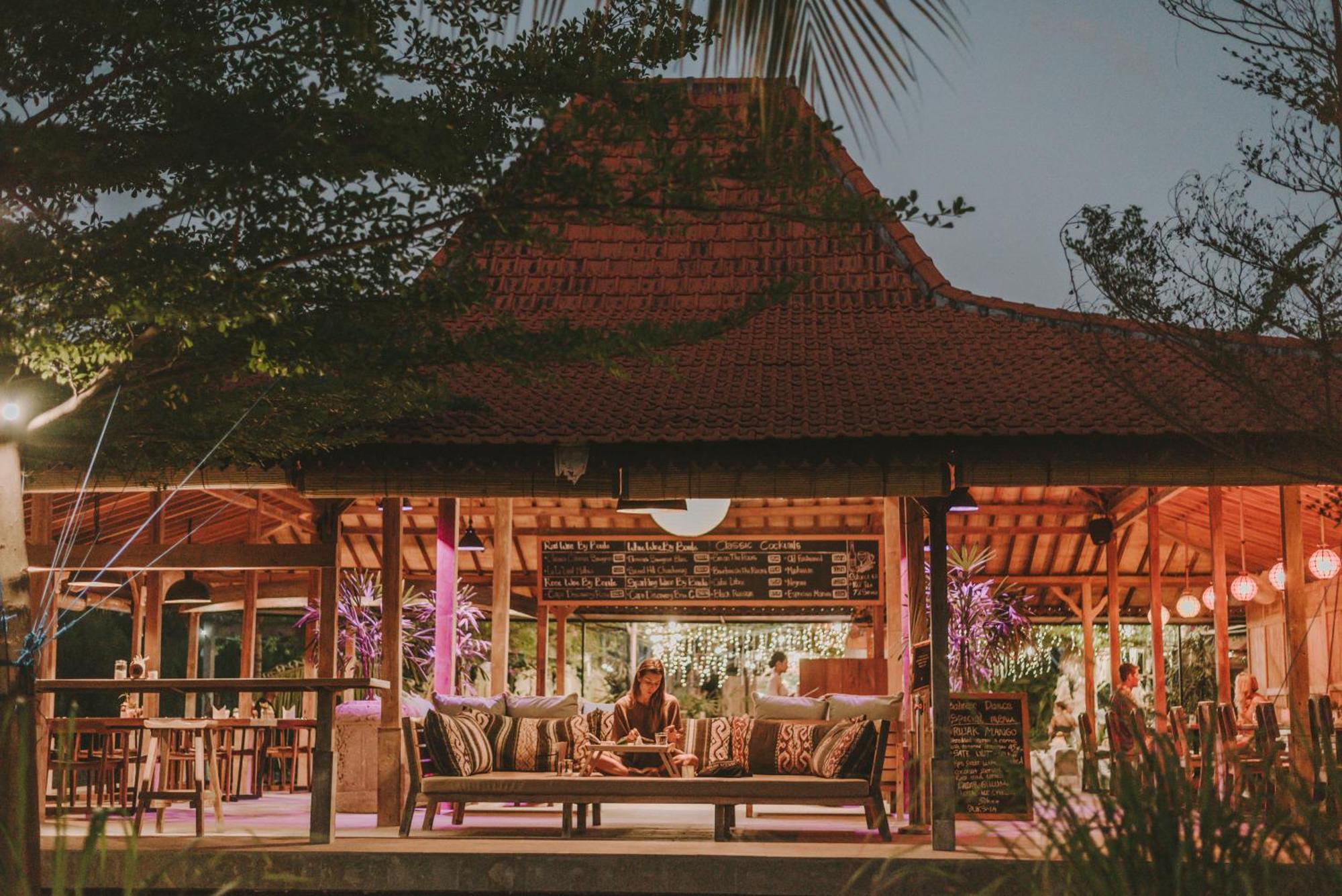 Mangroove Bay Boutique Hostel บันยูเวดัง ภายนอก รูปภาพ