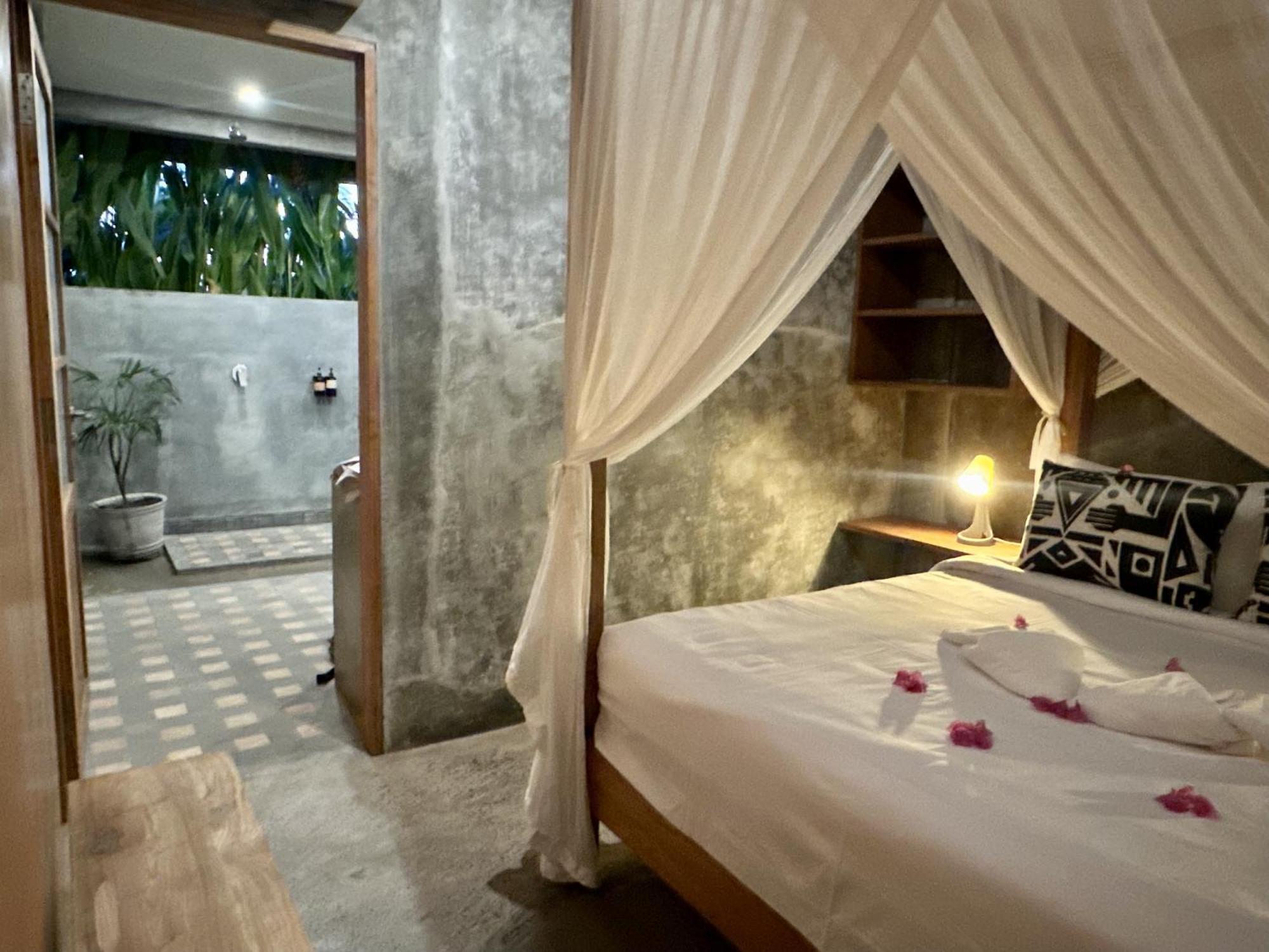 Mangroove Bay Boutique Hostel บันยูเวดัง ภายนอก รูปภาพ